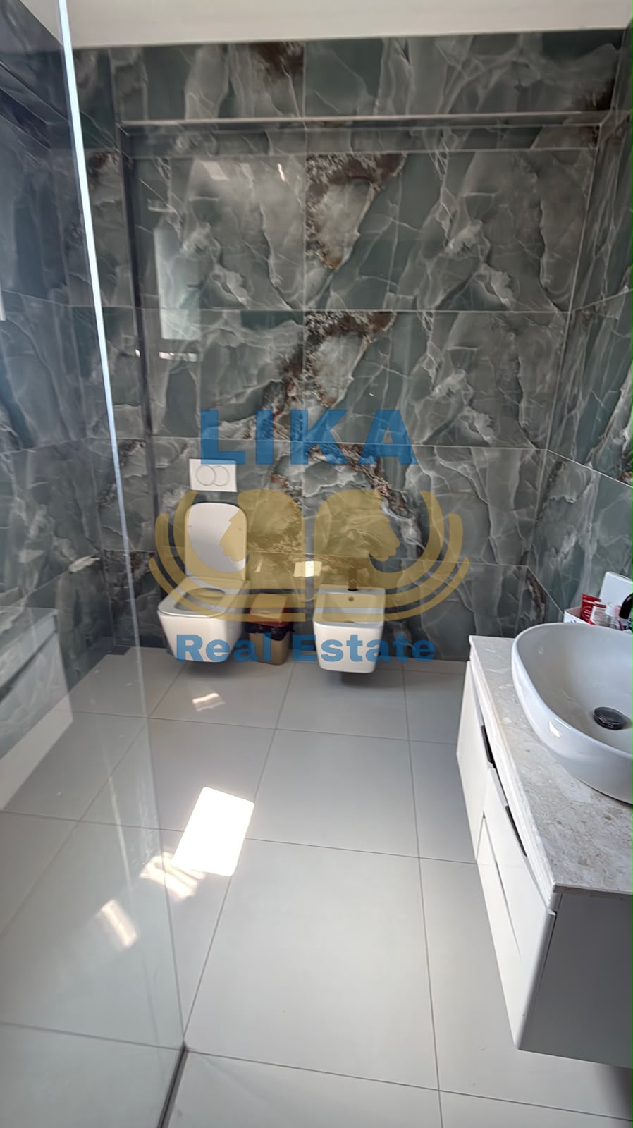 Vilë për Ata Që Kërkojnë Cilësi dhe Komoditet në Qendër të Golemit (7/8)