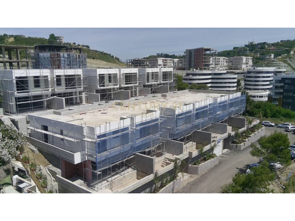 Villa with Pool For Sale in Currila Coast, Durrës (Sea View) (8/11)
