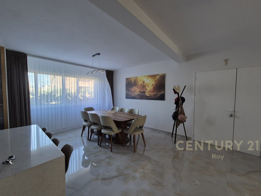 Private Villa with Pool for Sale in Qerret (8/15)