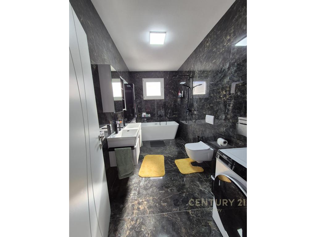 Private Villa with Pool for Sale in Qerret (14/15)