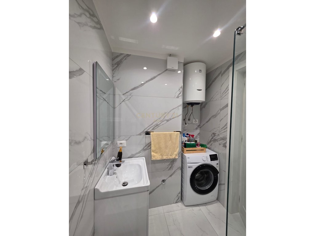 Apartament 2+1+2 dhe 3 Ballkone për Shitje në Shkëmbin e Kavajës, Durrës (9/16)