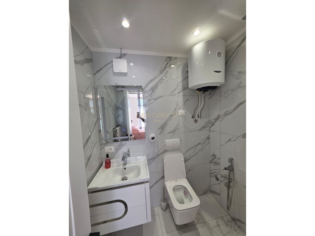 Apartament 2+1+2 dhe 3 Ballkone për Shitje në Shkëmbin e Kavajës, Durrës (8/16)