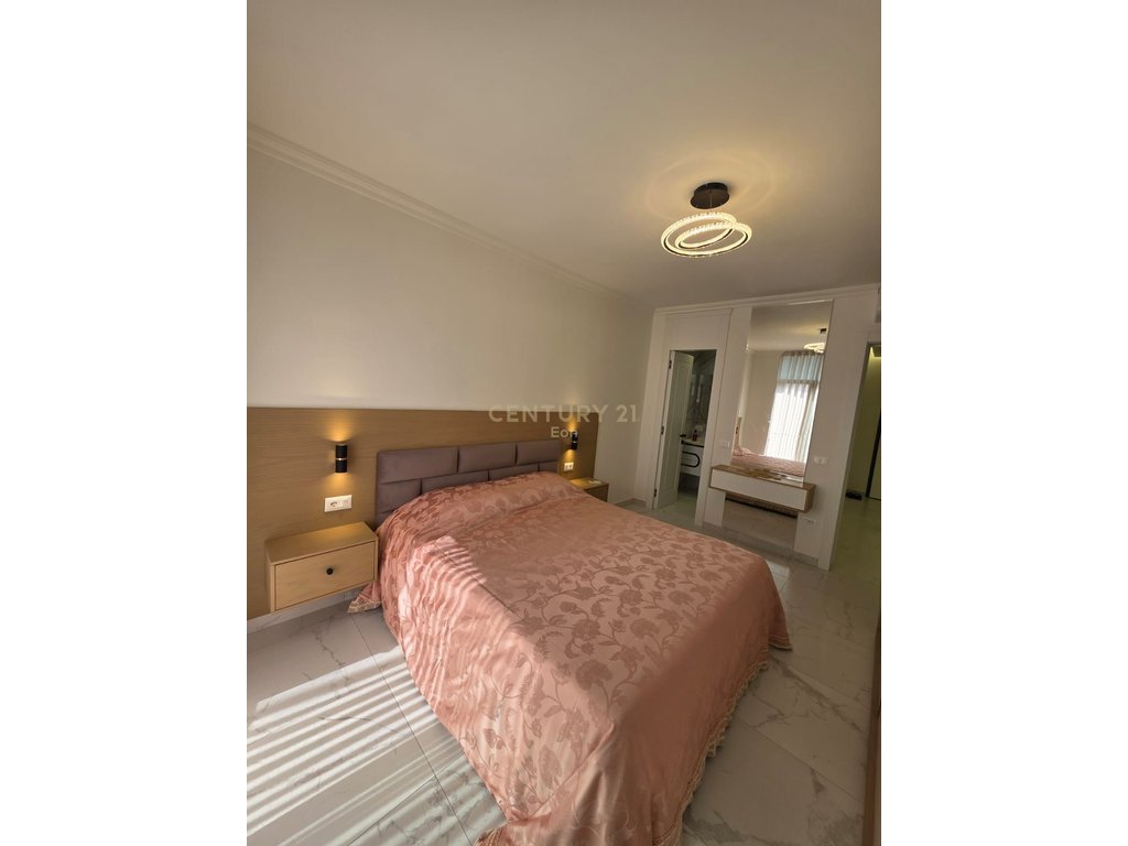Apartament 2+1+2 dhe 3 Ballkone për Shitje në Shkëmbin e Kavajës, Durrës (12/16)