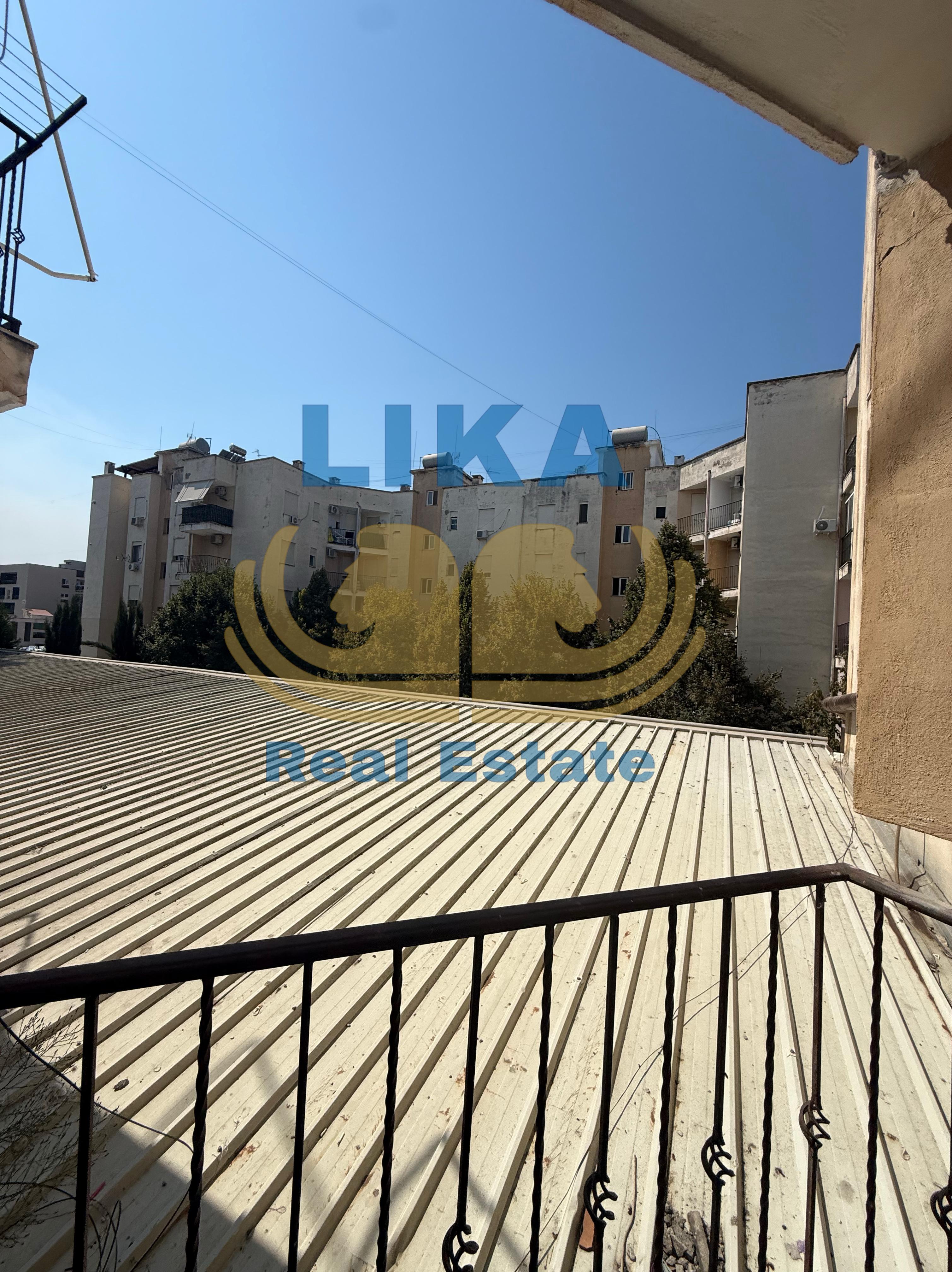 **Apartament për Shitje – Golem, Zona e Vienës**