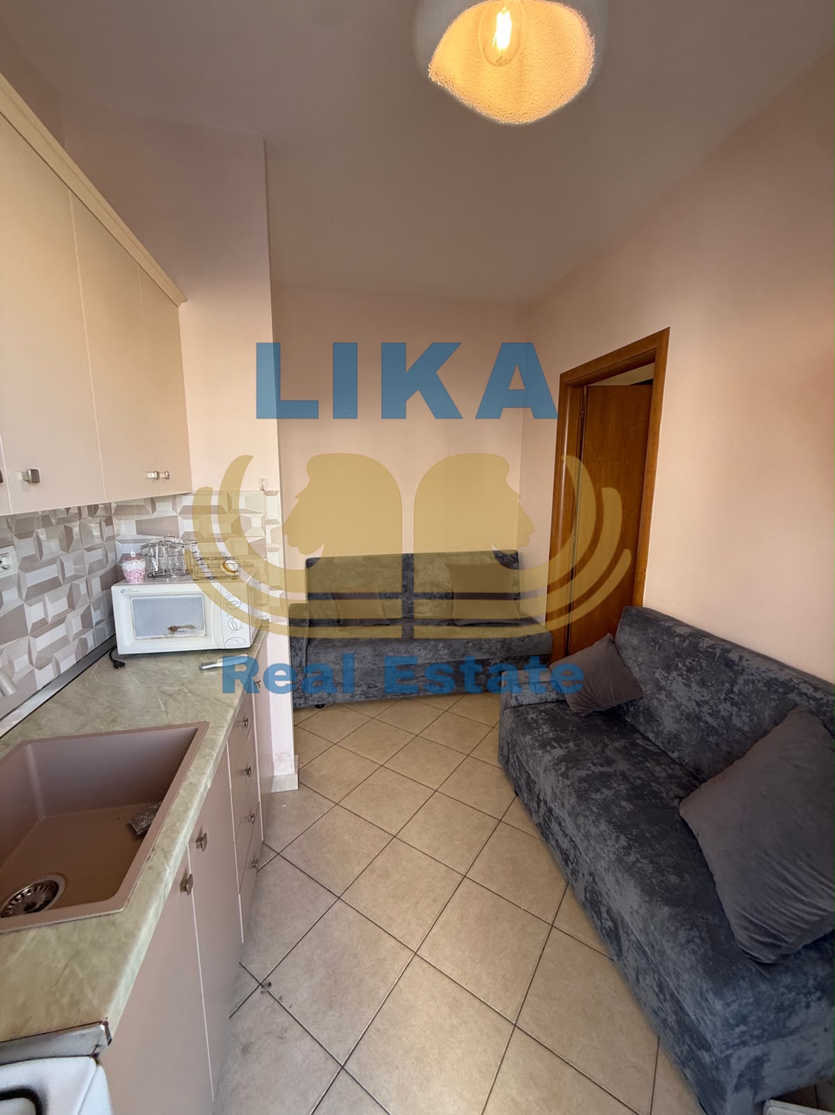 1+1 Apartment for Sale – Shkëmbi i Kavajës (2/9)
