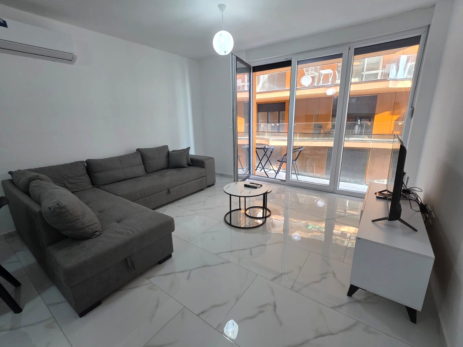 First Line Apartment - Shengjin (6/8)