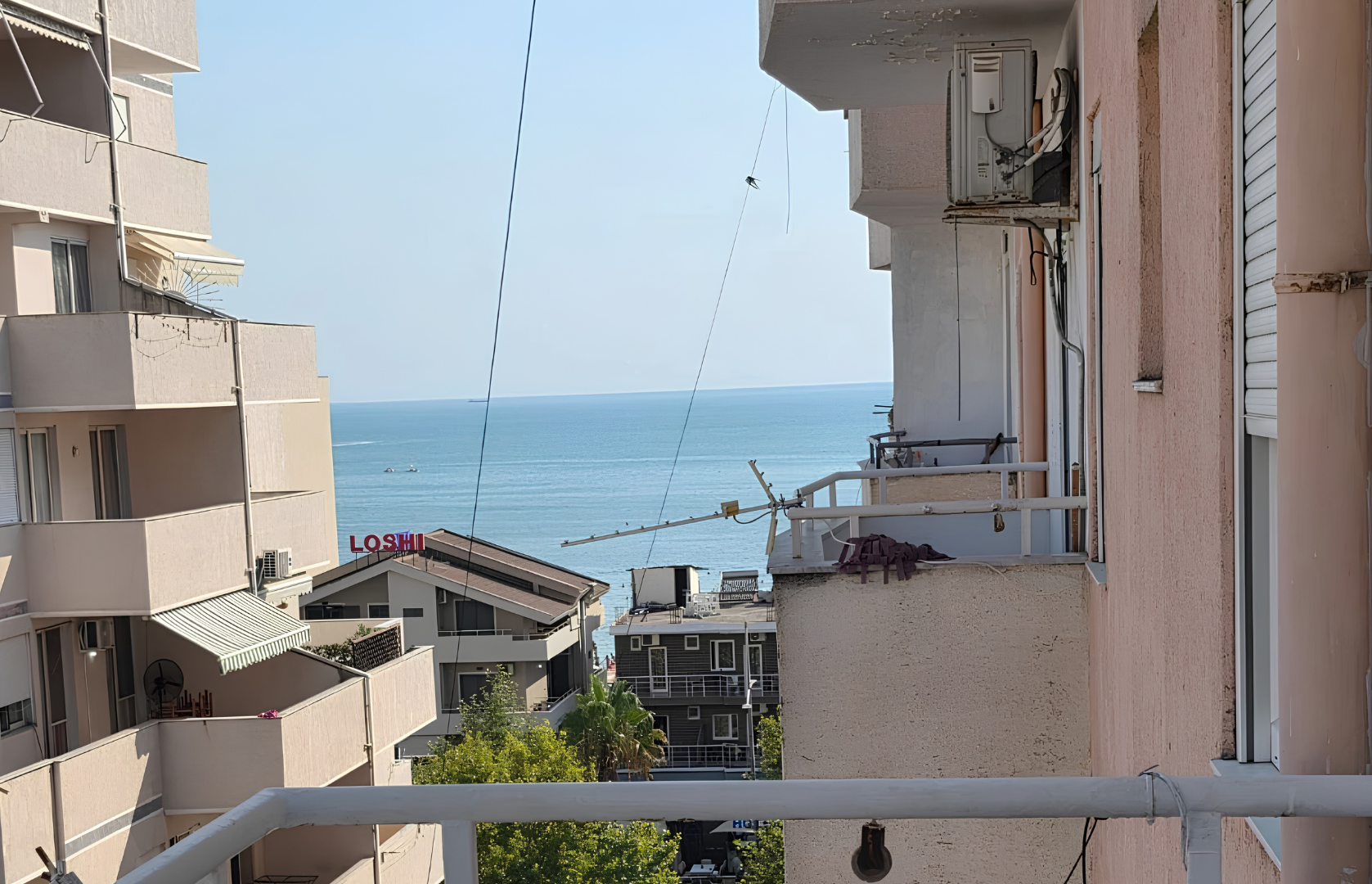 Shitet Apartament 2+1+2 – në Plazh, Rrota e Kuqe, Durrës (1/16)
