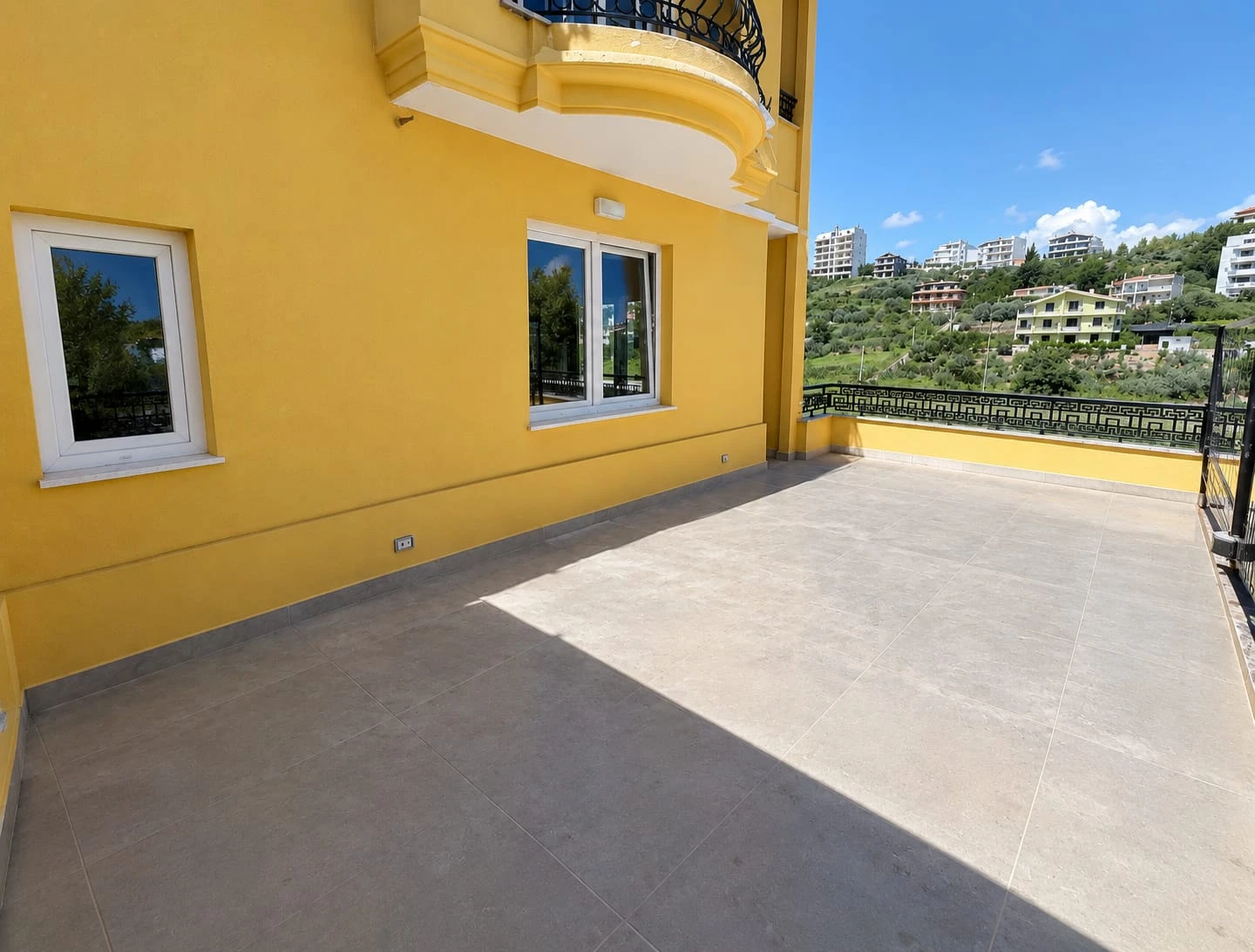Apartment 1+1 with veranda for sale | Shkëmbi i Kavajës, Durrës