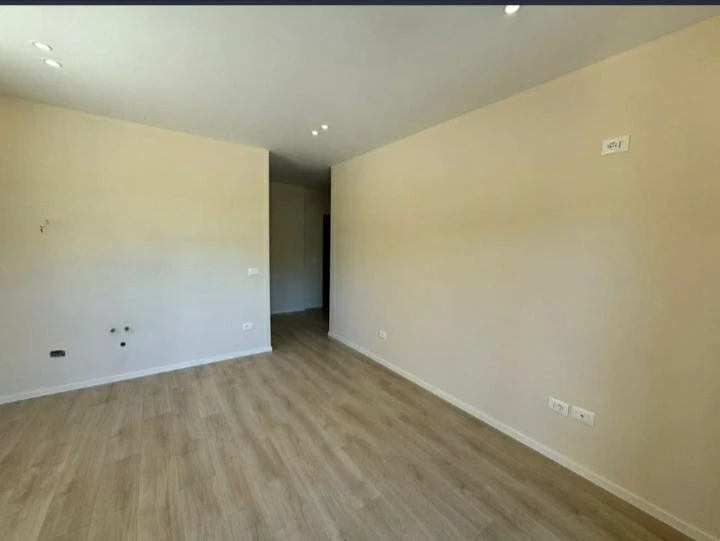 Apartment 1+1 with veranda for sale | Shkëmbi i Kavajës, Durrës (7/8)