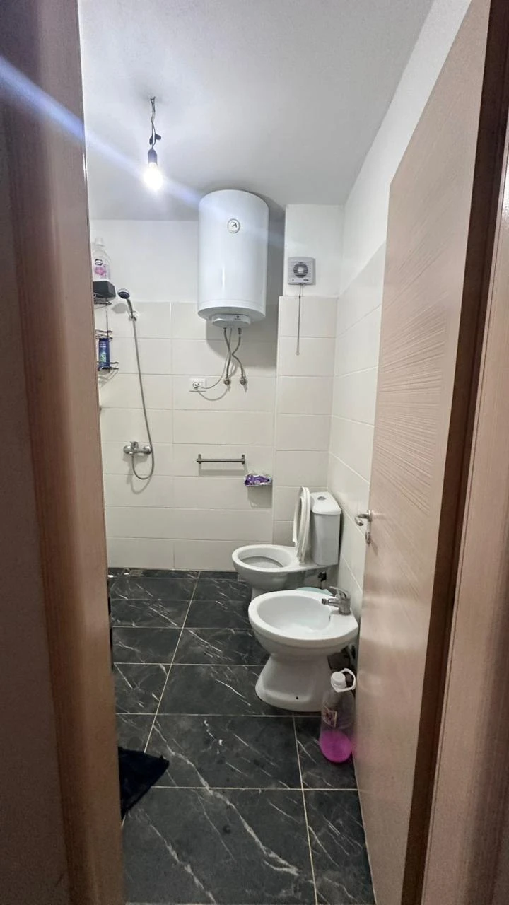 Apartment 2+1 + 2 Bathrooms + Veranda for Sale | Neighborhood 18, Durrës (2/7)