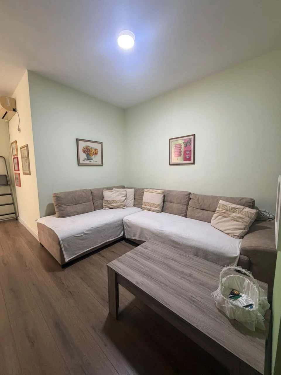 Shitet Apartament 1+1+Post Parkimi ne Golem (2/14)