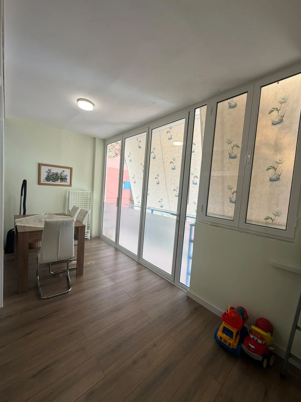 Shitet Apartament 1+1+Post Parkimi ne Golem (11/14)