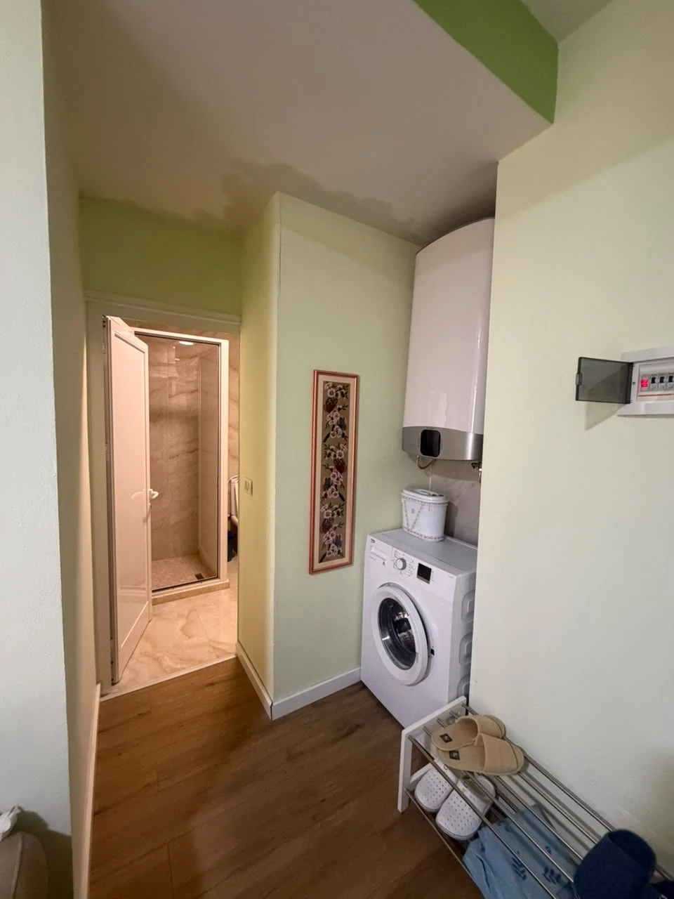 Shitet Apartament 1+1+Post Parkimi ne Golem (14/14)