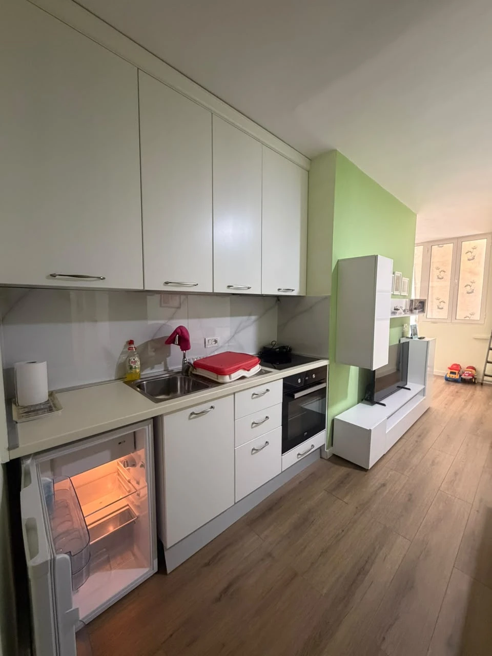 Shitet Apartament 1+1+Post Parkimi ne Golem (3/14)