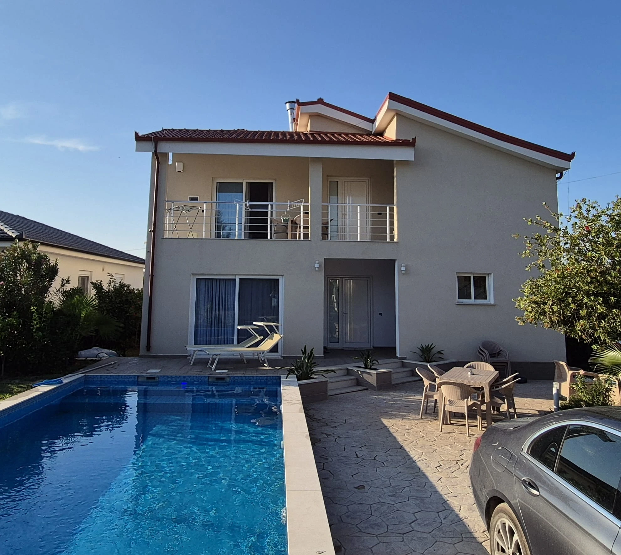Private Villa with Pool for Sale in Qerret (1/20)