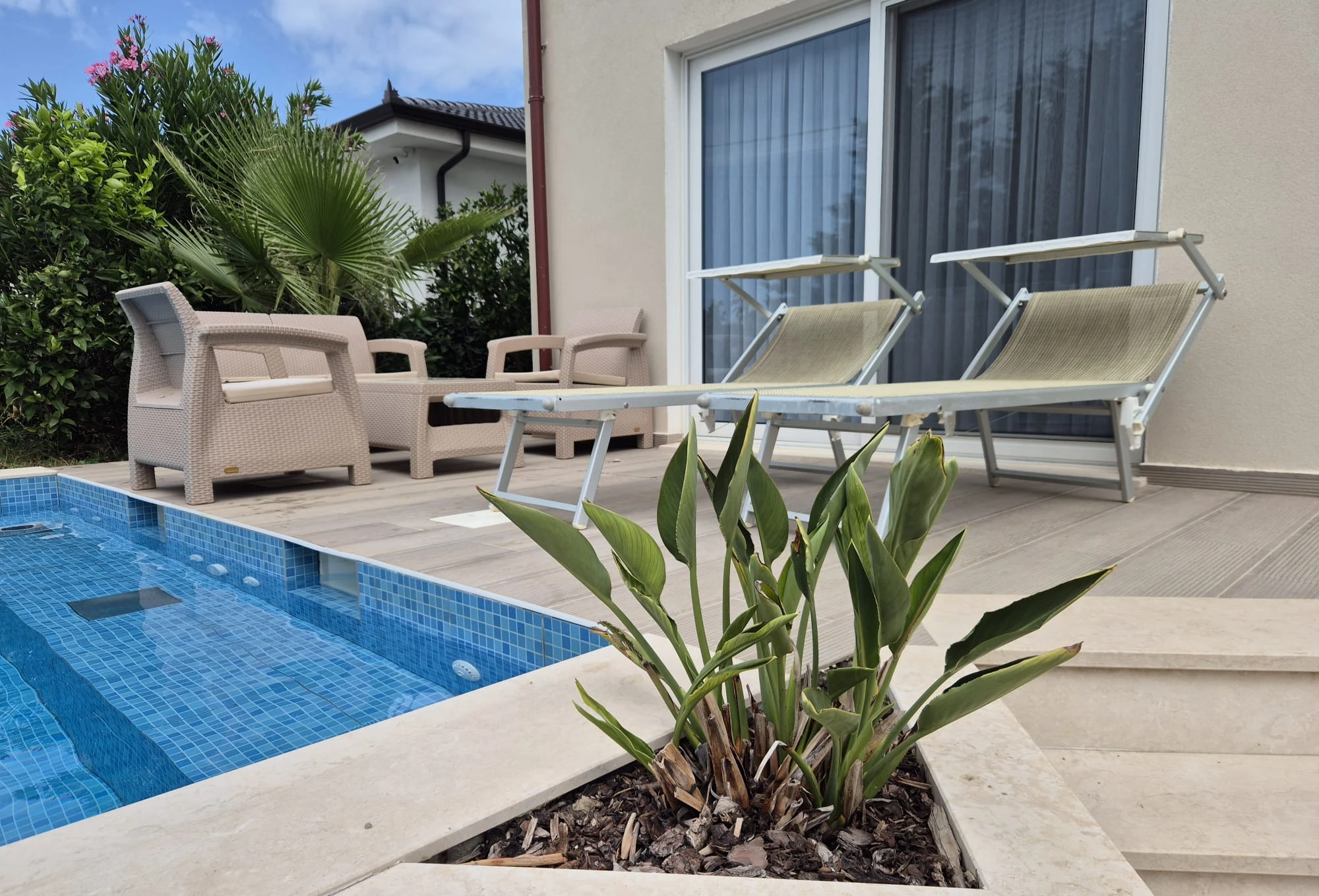 Private Villa with Pool for Sale in Qerret (2/20)