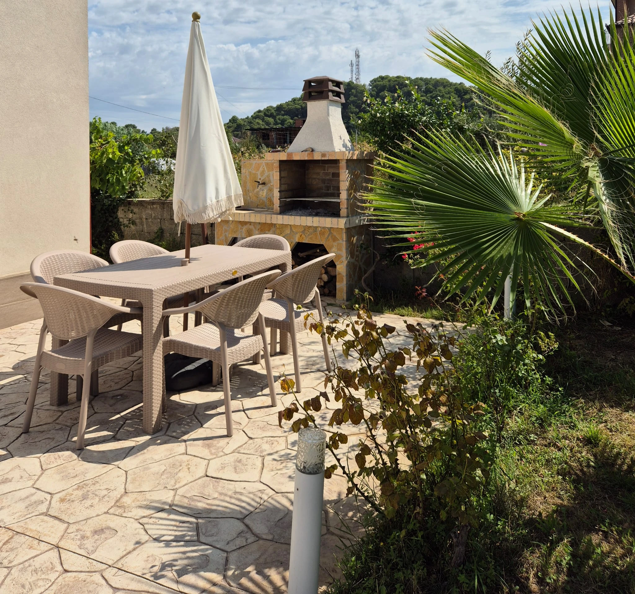 Private Villa with Pool for Sale in Qerret (11/20)