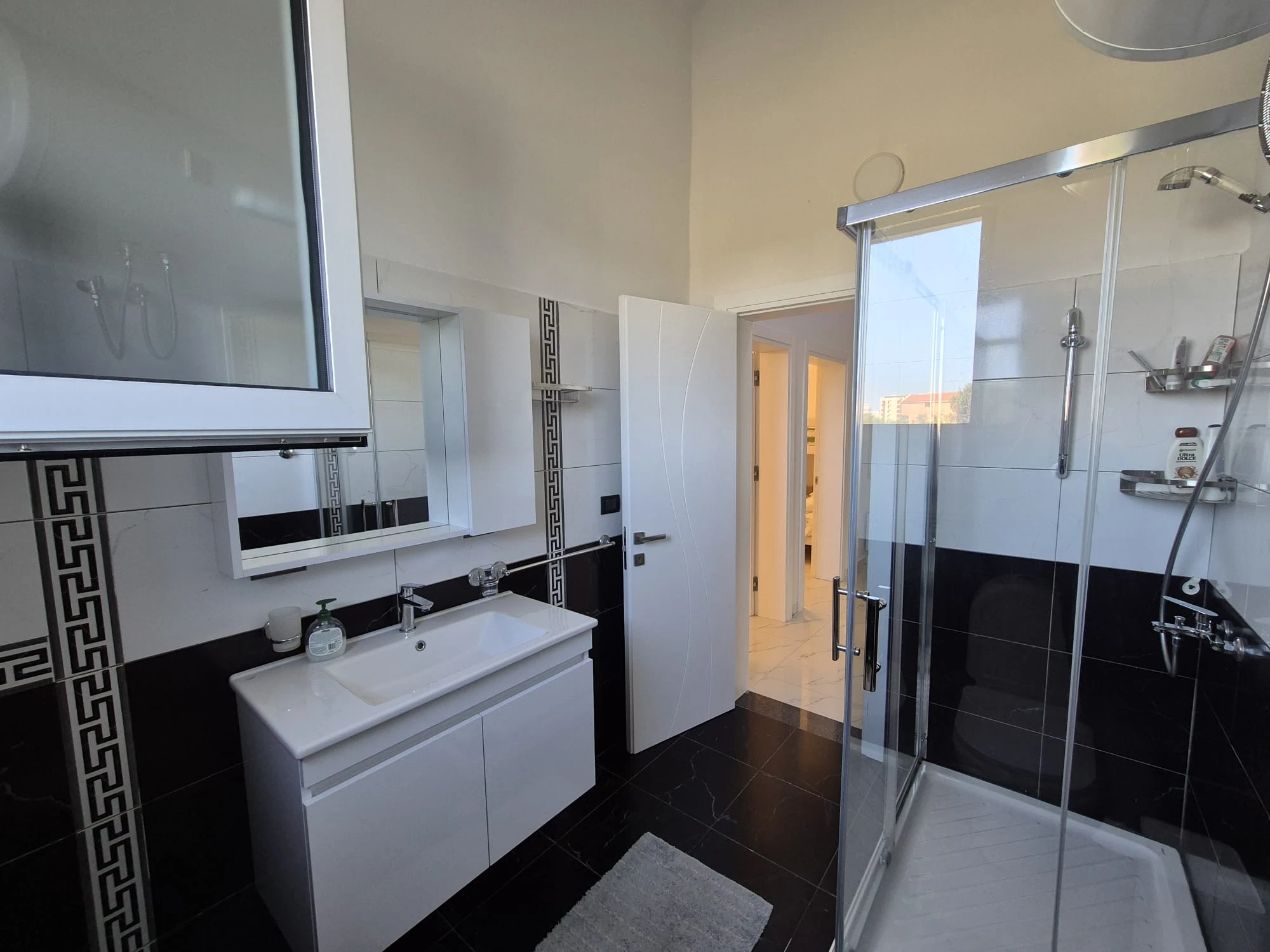 Private Villa with Pool for Sale in Qerret (16/20)