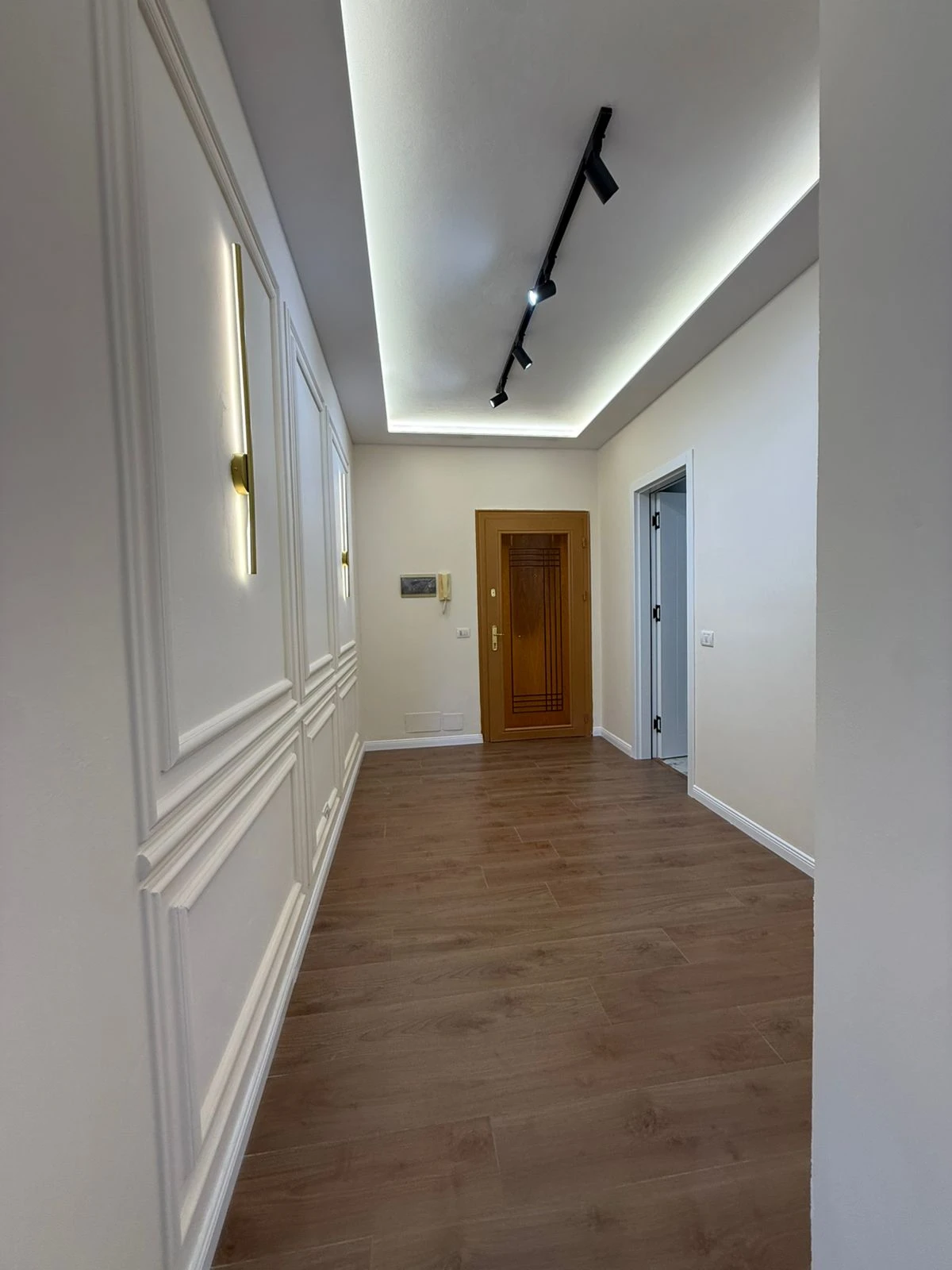Apartment 1+1 for Sale at Old District Neighborhood 6 Durres (10/11)