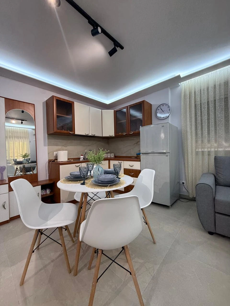 Apartment 1+1 for Sale at Kavajë'S Rock First Line with the Sea Sea View (4/14)