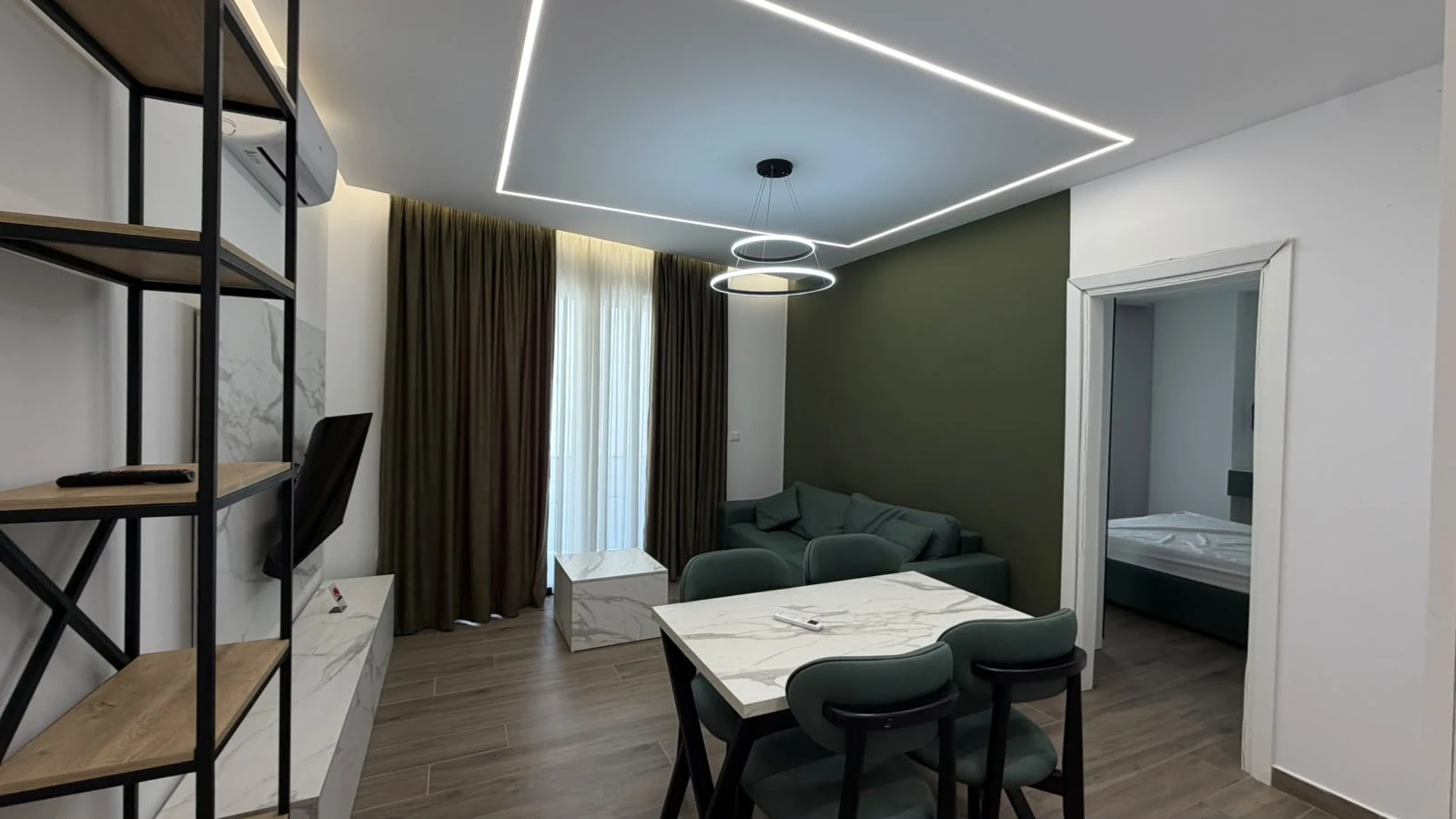 Shitet Apartament 1+1, i Mobiluar, Mali Robit
