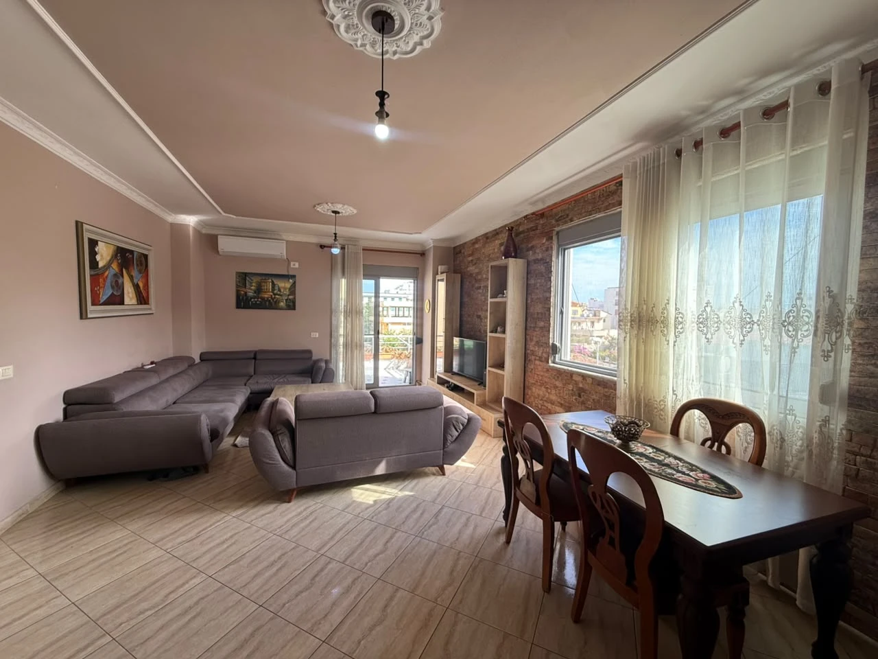 Shitet Apartament 2+1+2, Prane Drejtorise se Policise ne Durres