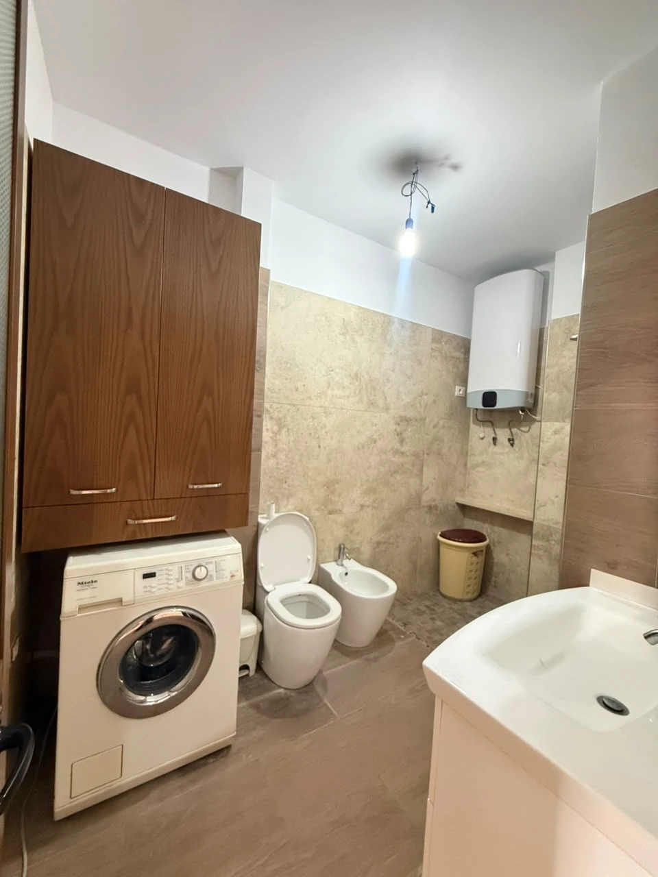 Shitet Apartament 2+1+2, Prane Drejtorise se Policise ne Durres (6/9)