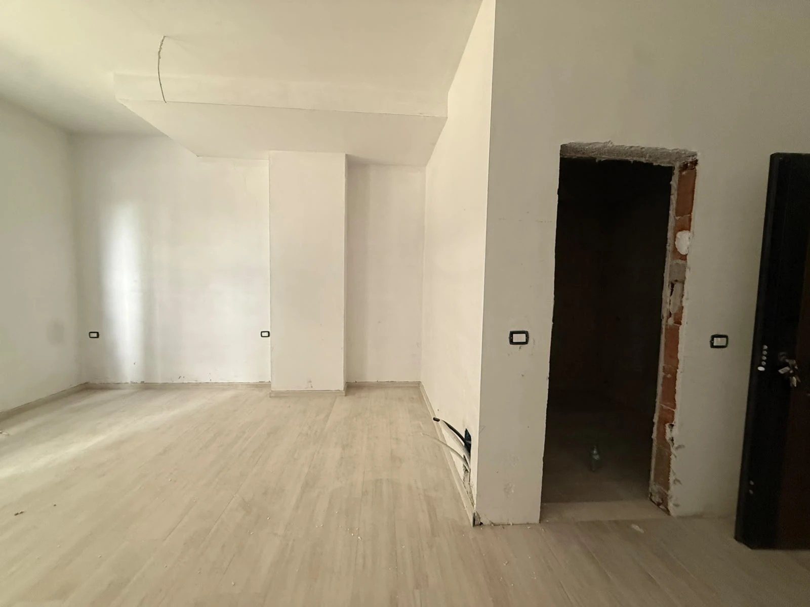 Studio Për Shitje me mundesi kthimi ne 1+1 te vogel,Golem (4/7)