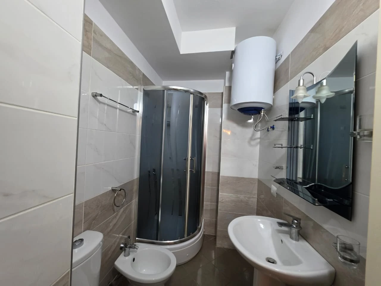 Apartament 1+1 me Pamje Deti për Shitje – Rrota e Kuqe, Plazh, Durrës (13/13)
