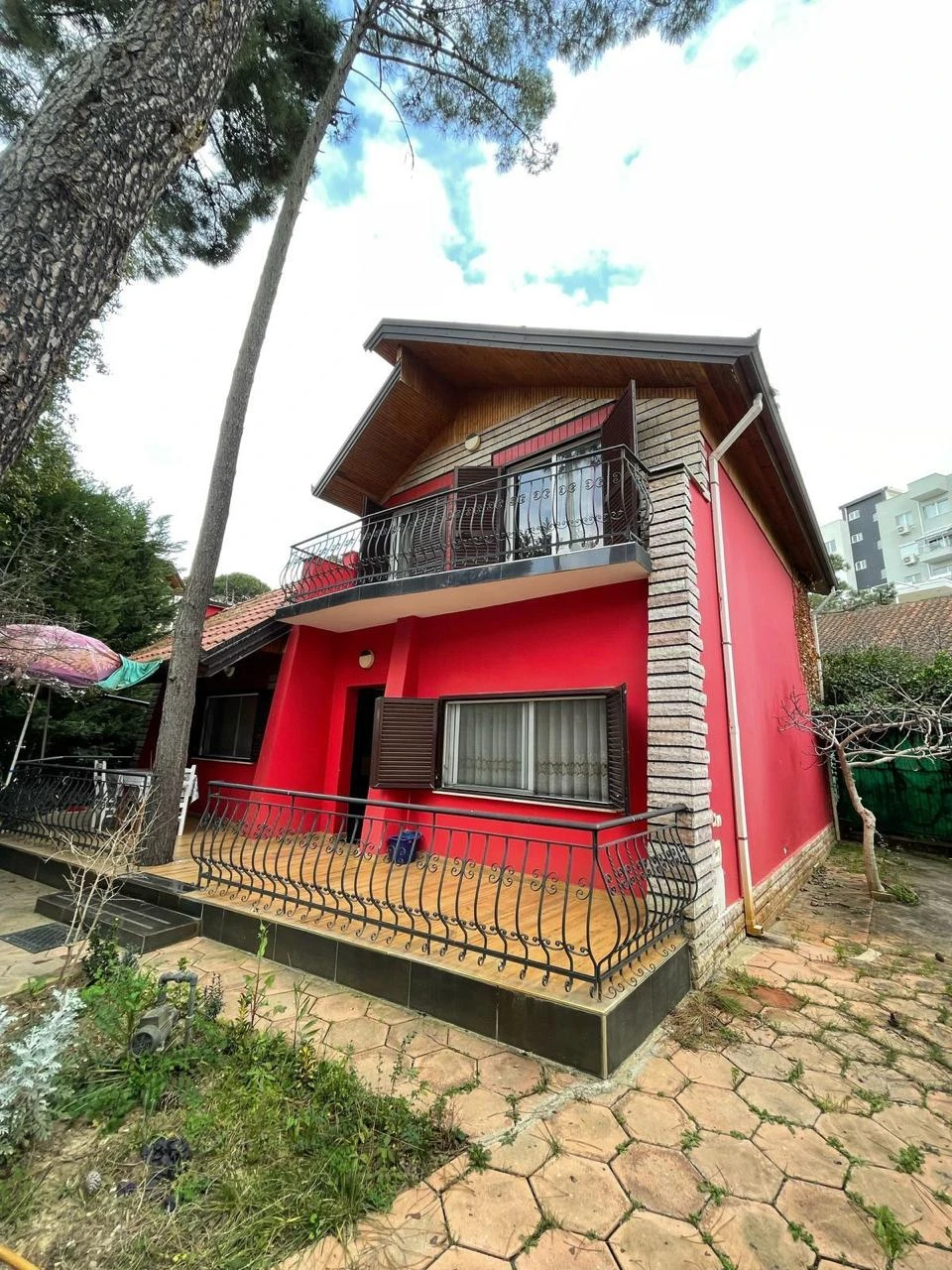 Villa 4+2 for Sale in Golem 150 Meters from the Sea (1/20)