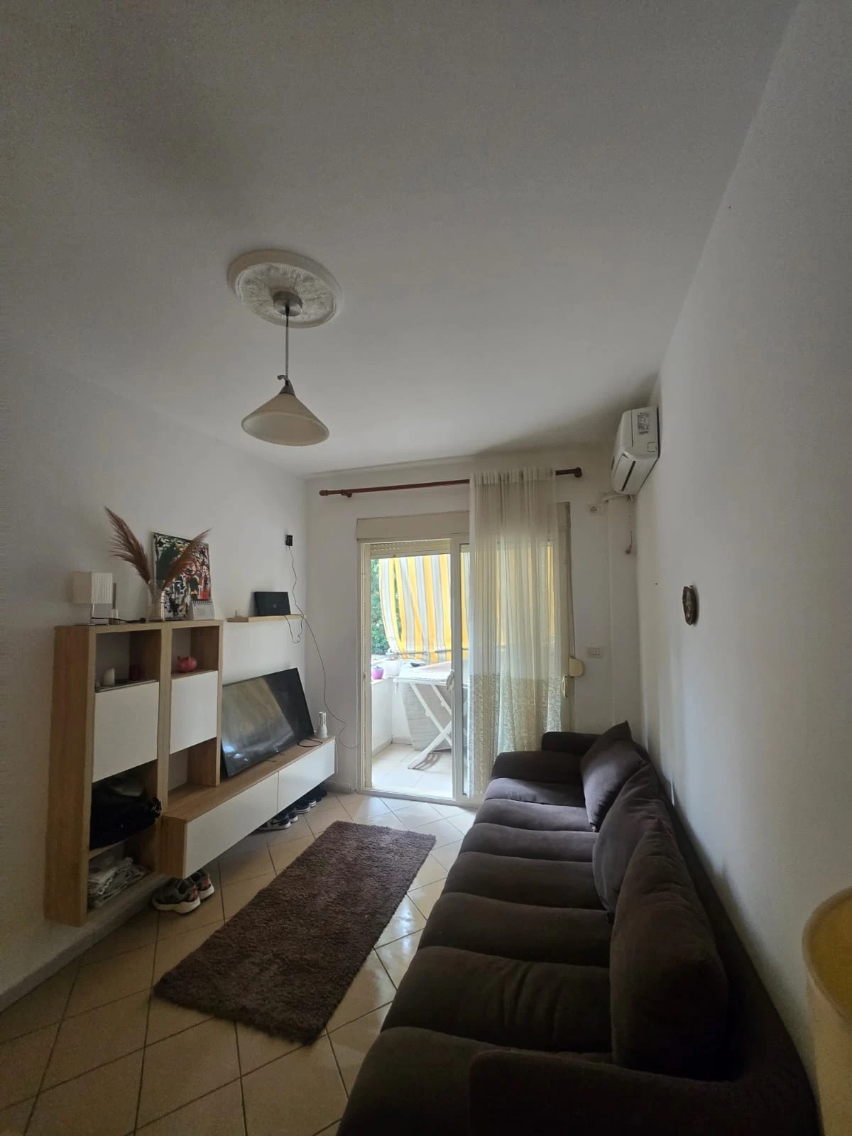 Shitet Apartament 1+1 Shume Prane Detit ne Golem