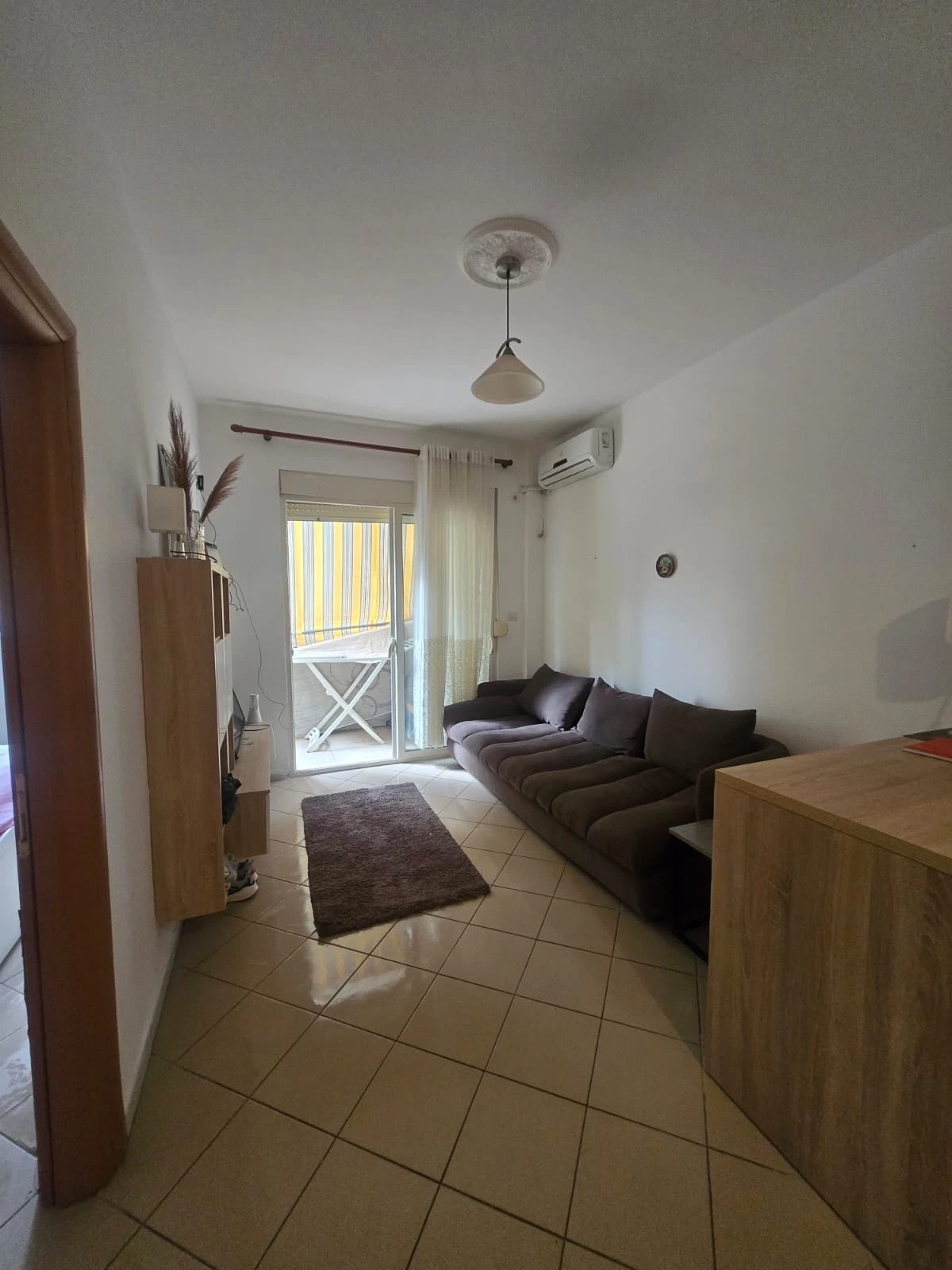 Shitet Apartament 1+1 Shume Prane Detit ne Golem (2/10)