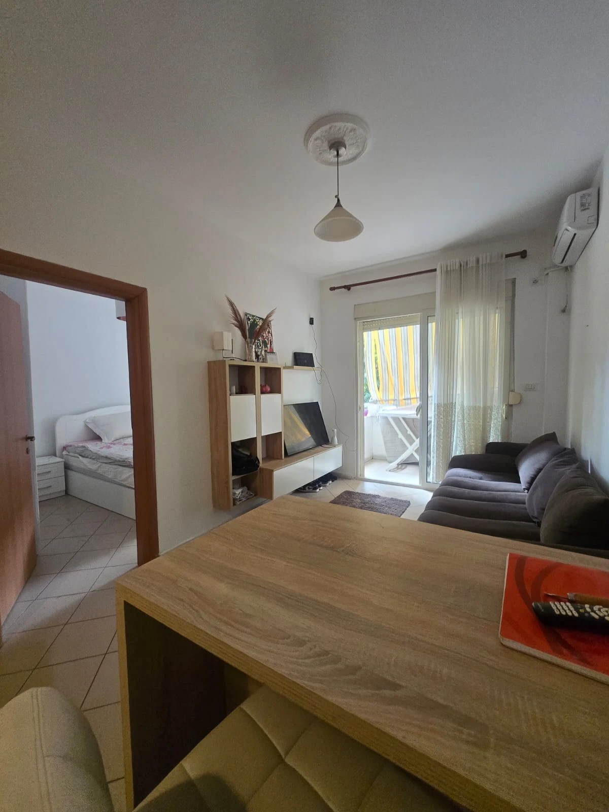 Shitet Apartament 1+1 Shume Prane Detit ne Golem (3/10)
