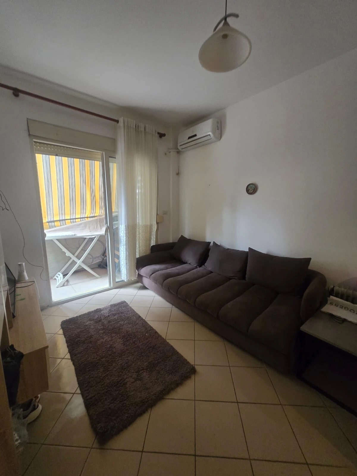 Shitet Apartament 1+1 Shume Prane Detit ne Golem (6/10)
