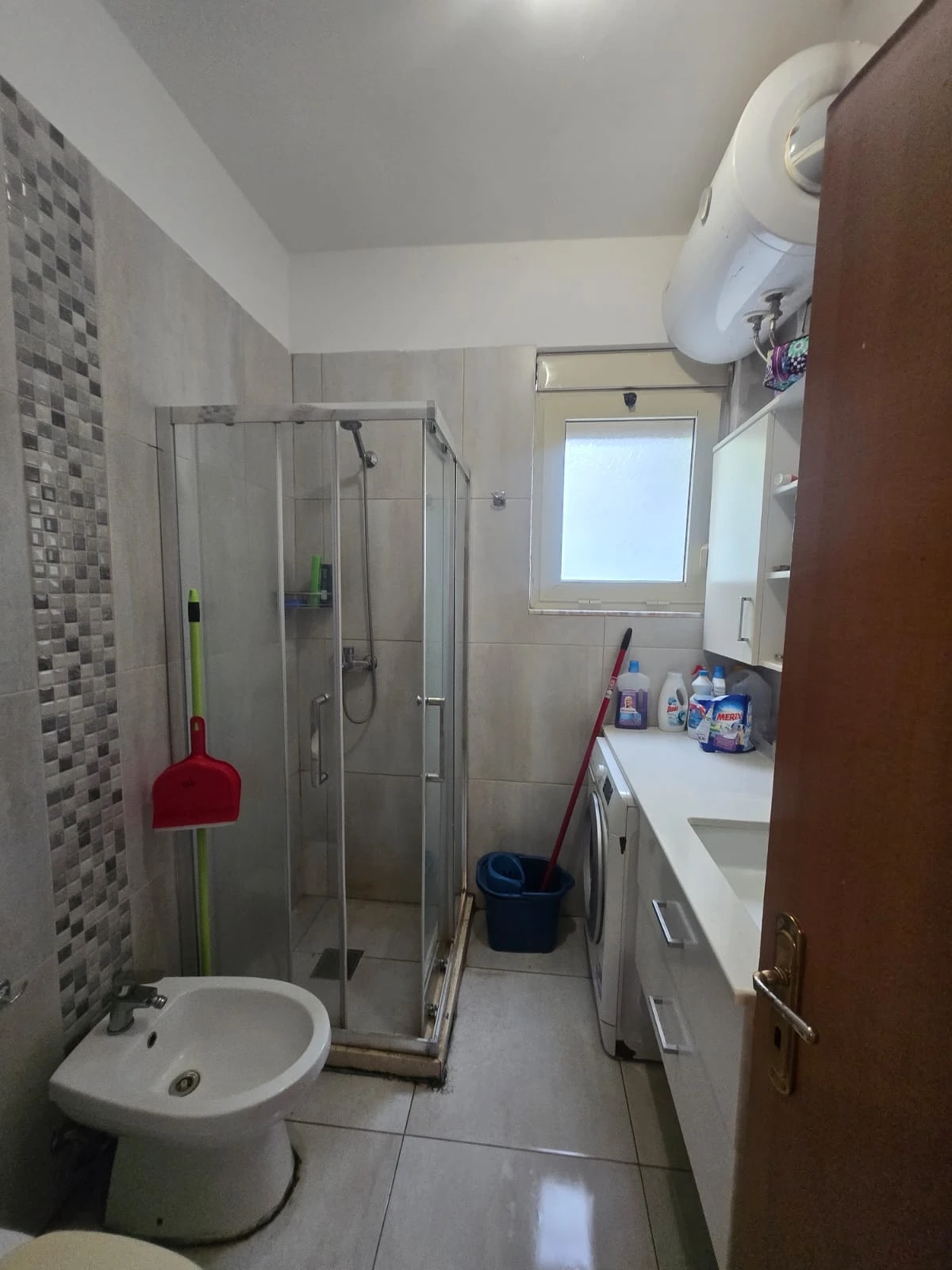Shitet Apartament 1+1 Shume Prane Detit ne Golem (10/10)