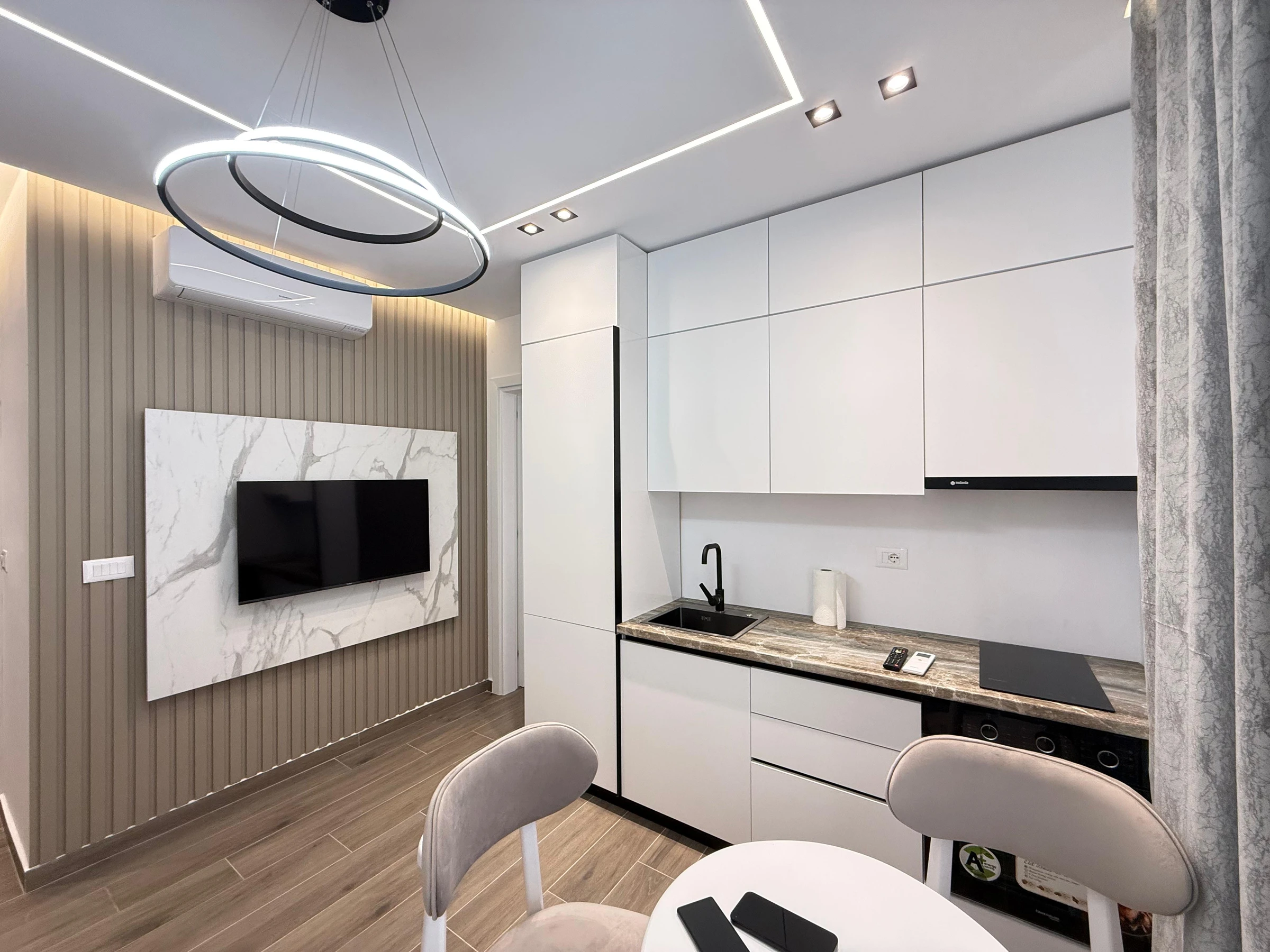 Shitet Apartament 1+1 me Verande në Golem, Durrës (2/8)
