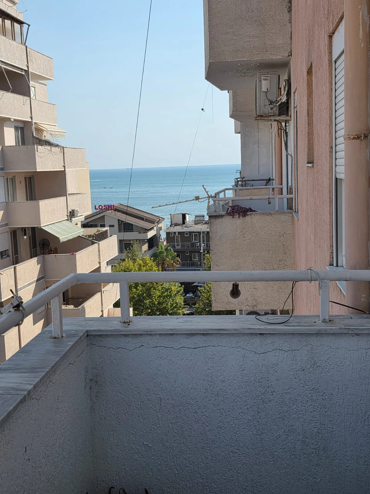 Shitet Apartament 2+1+2 – në Plazh, Rrota e Kuqe, Durrës