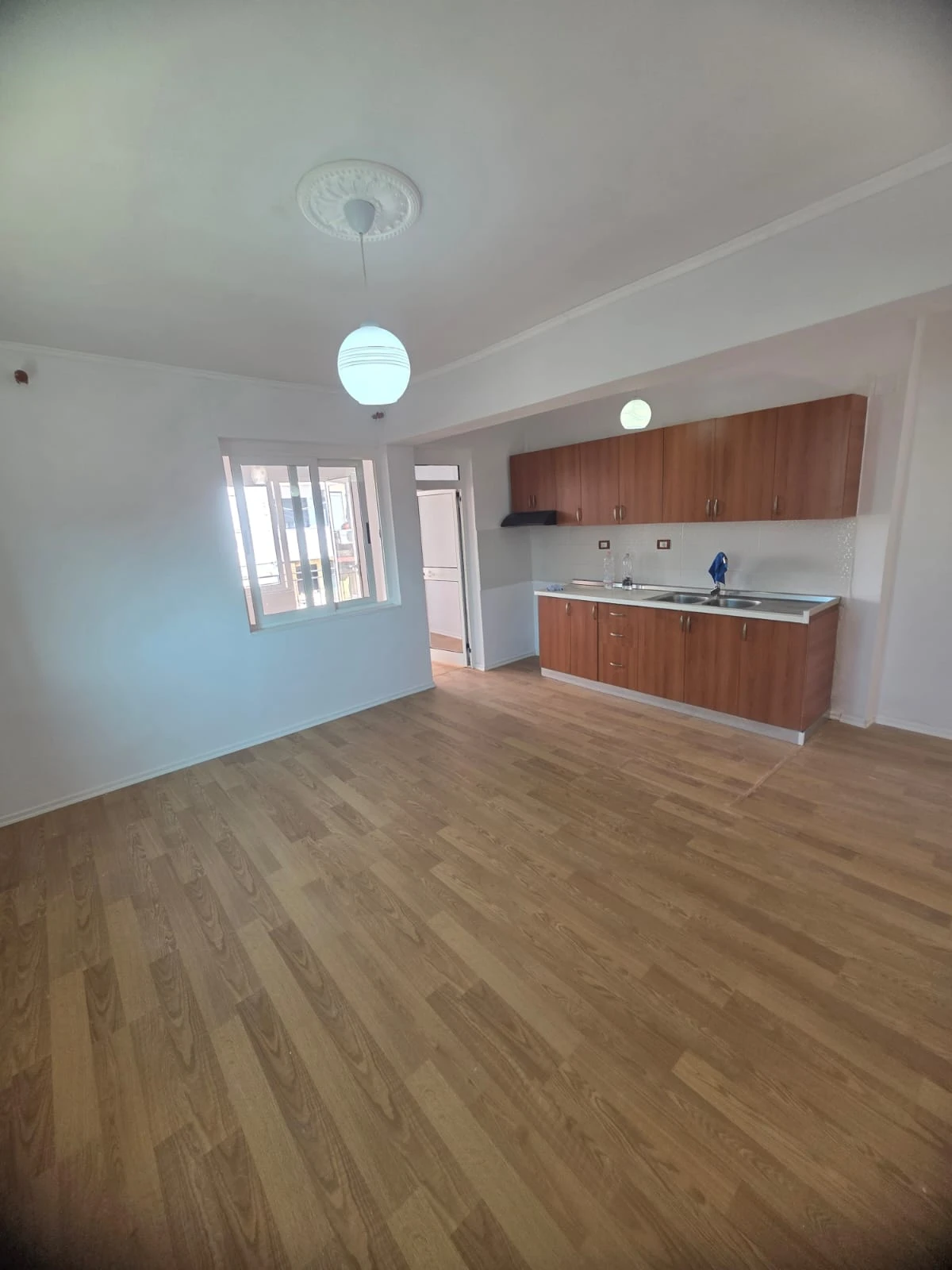 Apartament 2+1 Për Shitje tek Spitali ne Durres - 980000 Leke| 80 m²