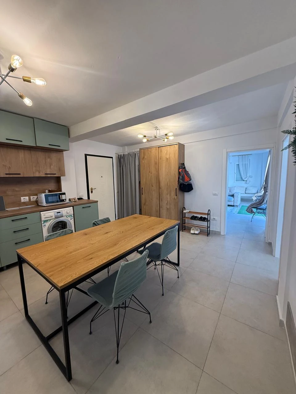 Apartament 3+2+1 me pamje nga deti (12/16)