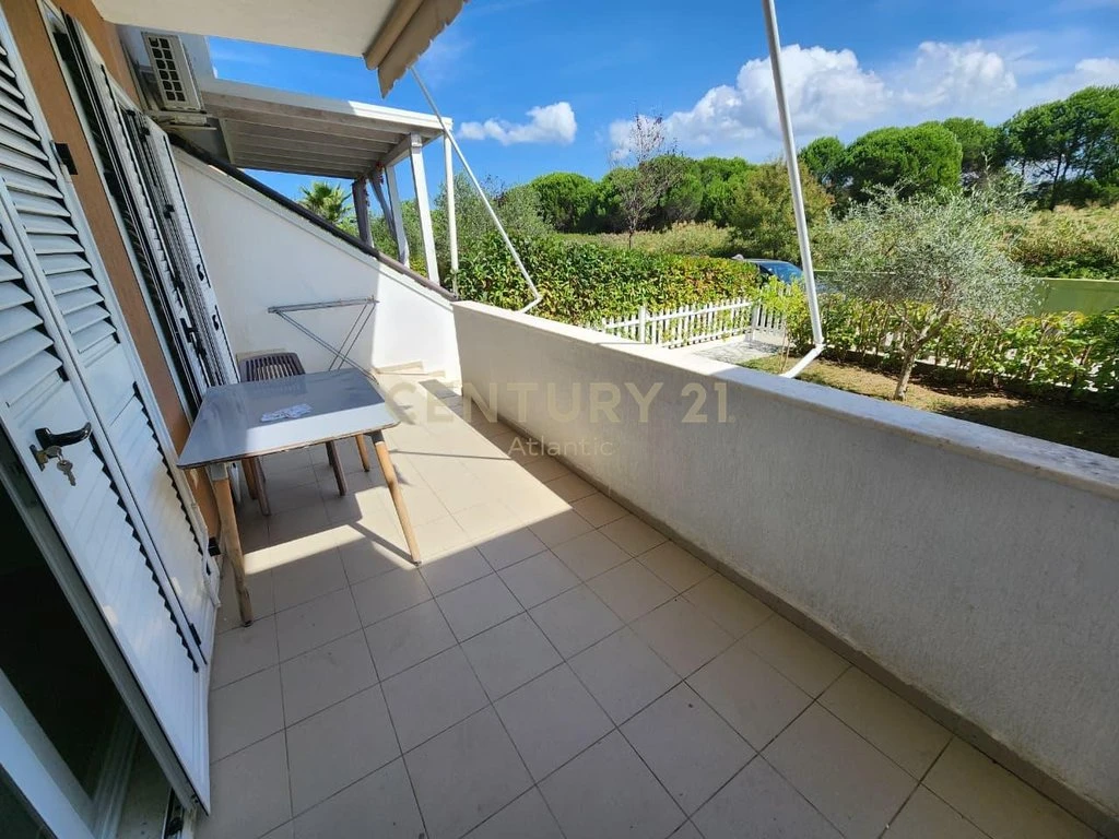 Shitet apartament 1+1 në kompleksin turistik-rezidencial Lura 3, Gjiri i Lalëzit. (2/18)
