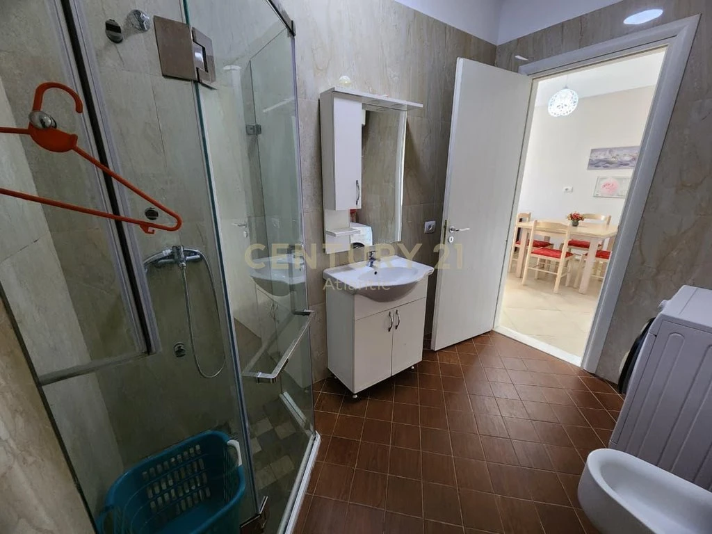 Shitet apartament 1+1 në kompleksin turistik-rezidencial Lura 3, Gjiri i Lalëzit. (11/18)