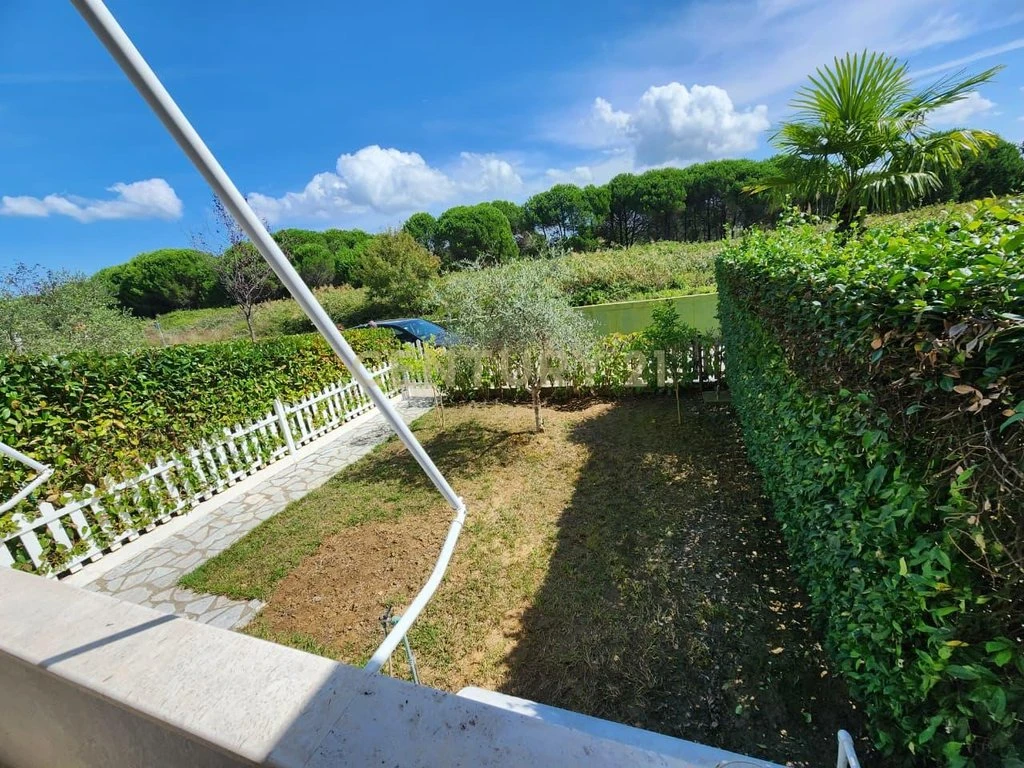 Shitet apartament 1+1 në kompleksin turistik-rezidencial Lura 3, Gjiri i Lalëzit. (15/18)