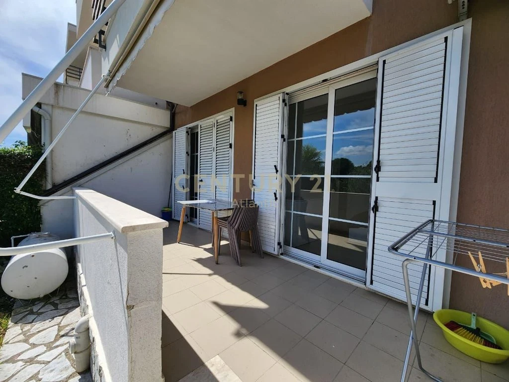 Shitet apartament 1+1 në kompleksin turistik-rezidencial Lura 3, Gjiri i Lalëzit. (3/18)