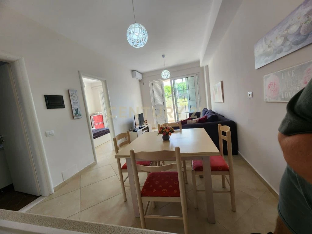 Shitet apartament 1+1 në kompleksin turistik-rezidencial Lura 3, Gjiri i Lalëzit. (8/18)