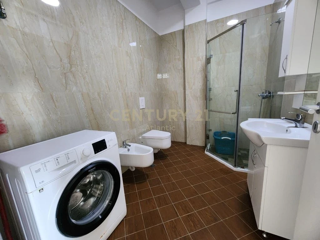 Shitet apartament 1+1 në kompleksin turistik-rezidencial Lura 3, Gjiri i Lalëzit. (9/18)