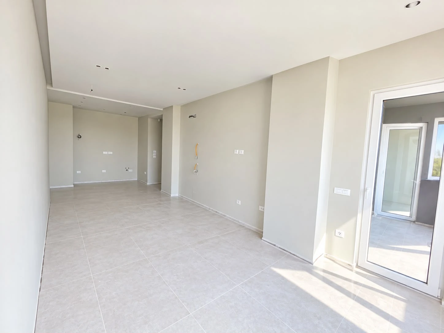 Shitet Apartament 2+1 – Rezidenca Montevideo (2/7)