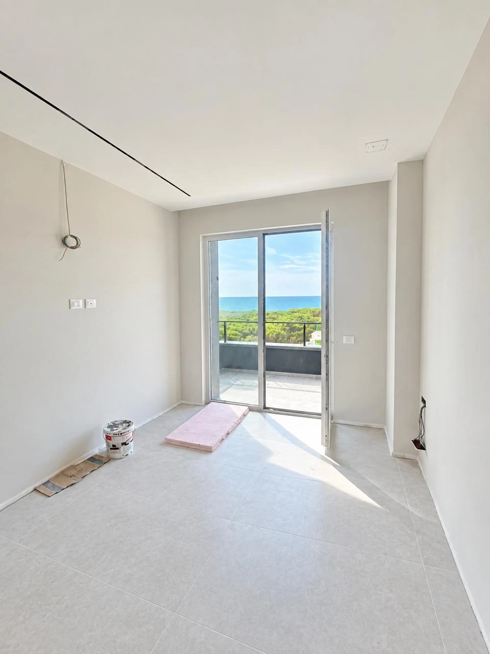 Shitet Apartament 2+1 – Rezidenca Montevideo (3/7)