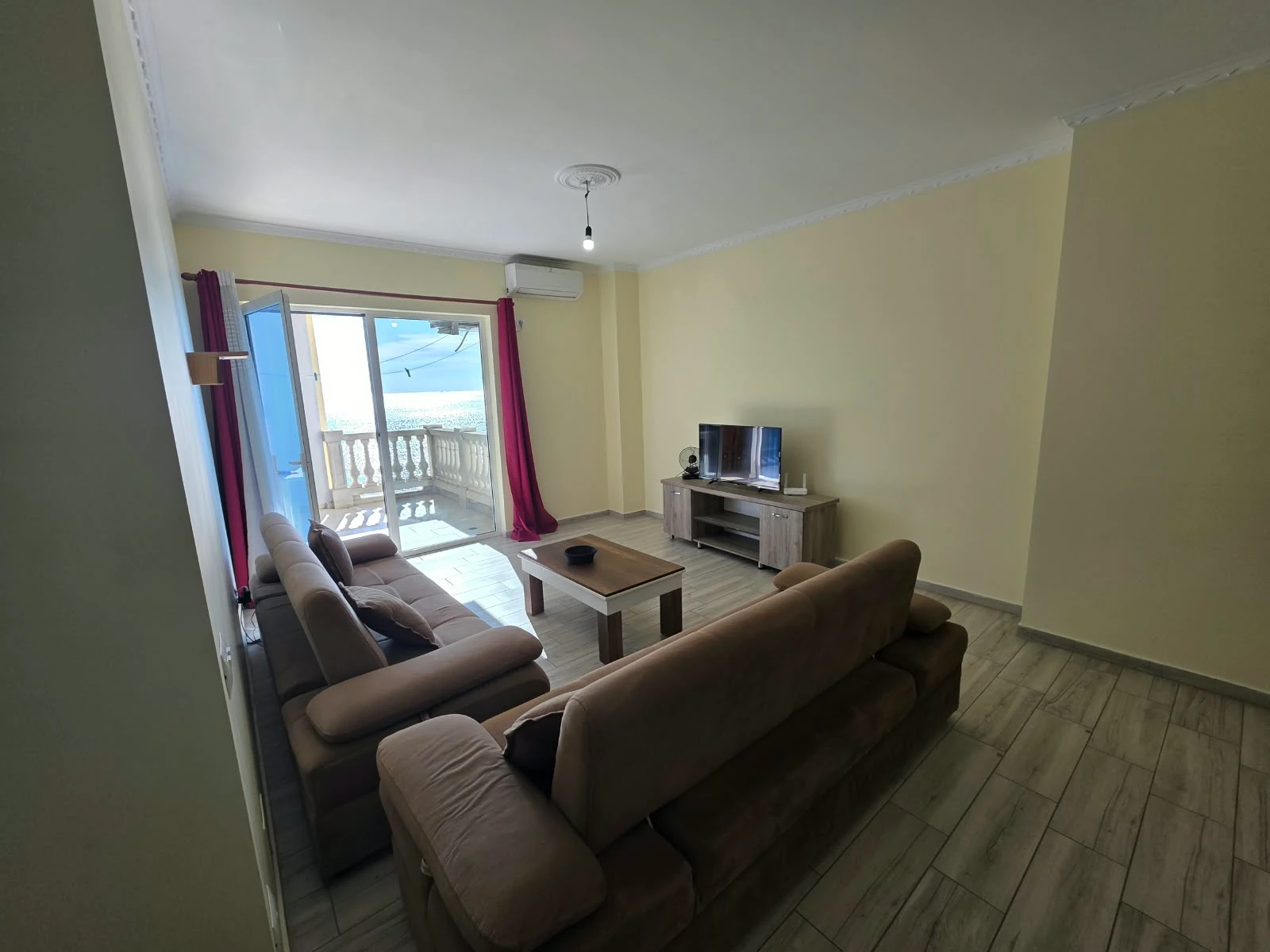 Apartament 2+1 në shitje në Plazh, Durrës (2/13)