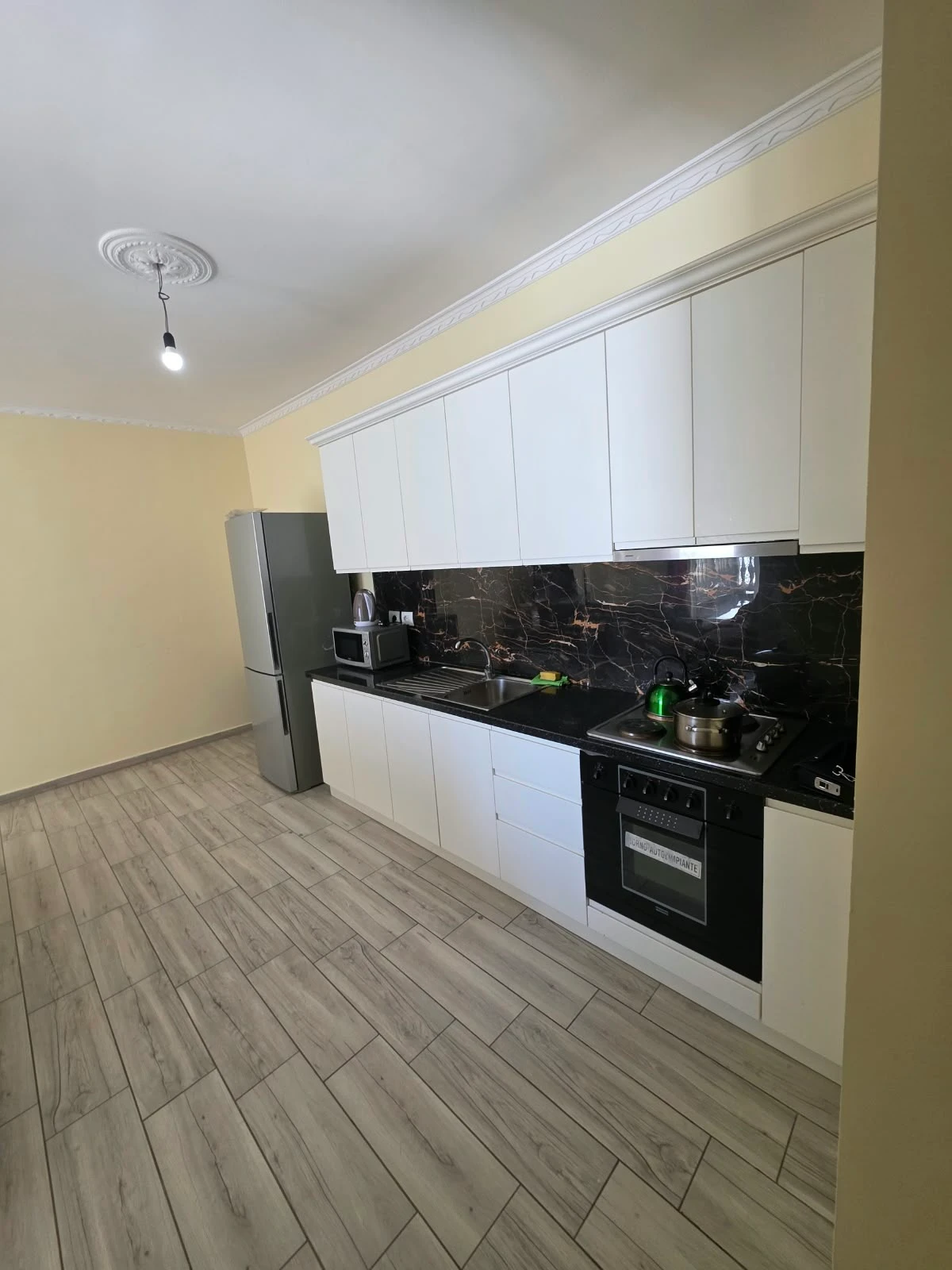 Apartament 2+1 në shitje në Plazh, Durrës (6/13)