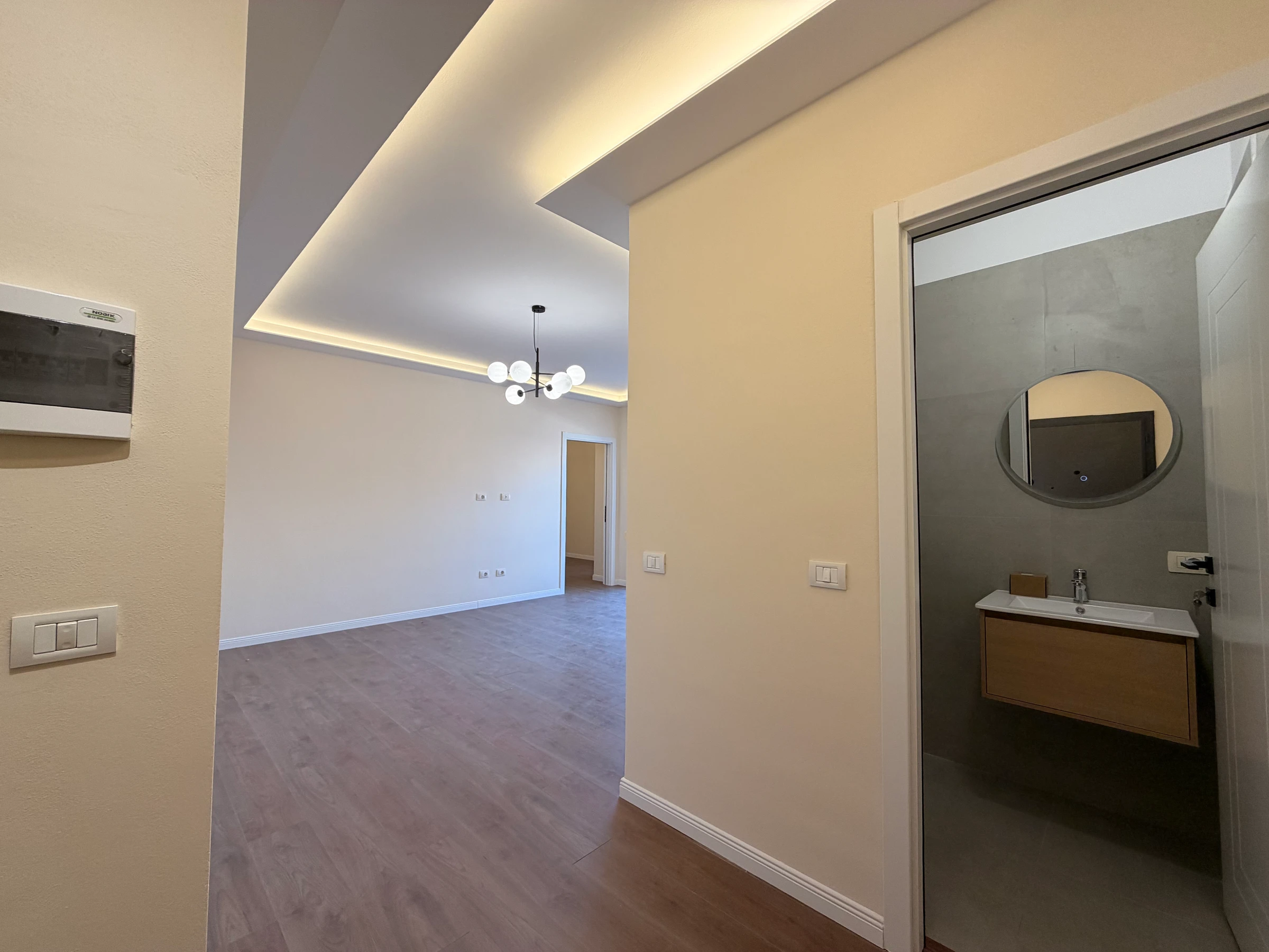 Shitet Apartament 2+1+2 Tualete ne Lagjen Nr 6 Durres (3/8)